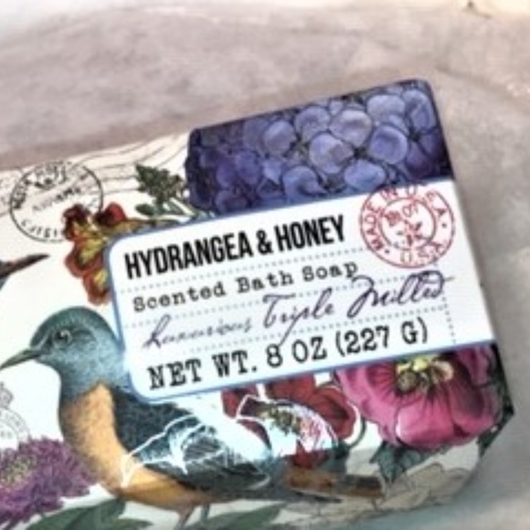 Hydrangea & Honey Scented San Francisco Soap - Picture 2 of 8